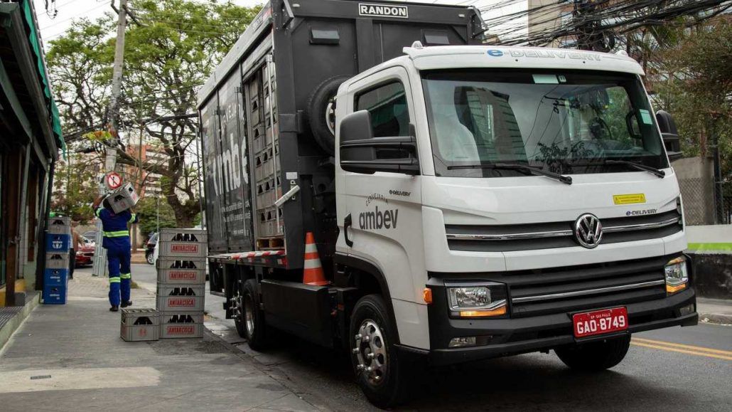 Empresas apostam em veículos elétricos para revolucionar o transporte  